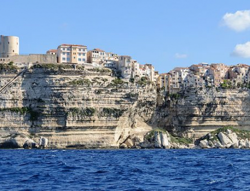 Corse du Nord ou Corse du Sud : laquelle choisir pour ses vacances ?