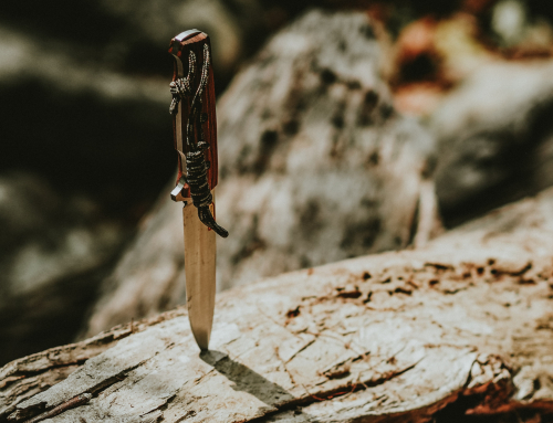 Camping : savoir bien choisir son couteau bushcraft