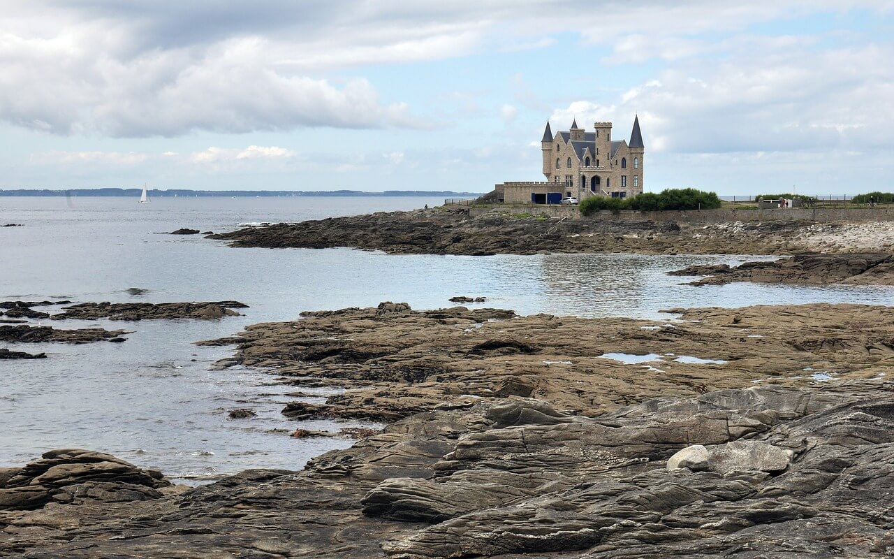 Quiberon en Bretagne au bord de la mer