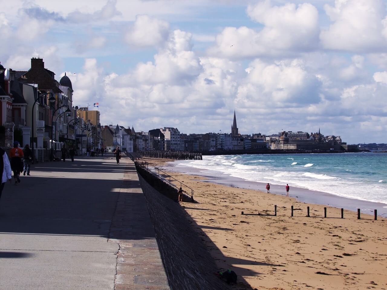 Saint-Malo en Bretagne au bord de la mer